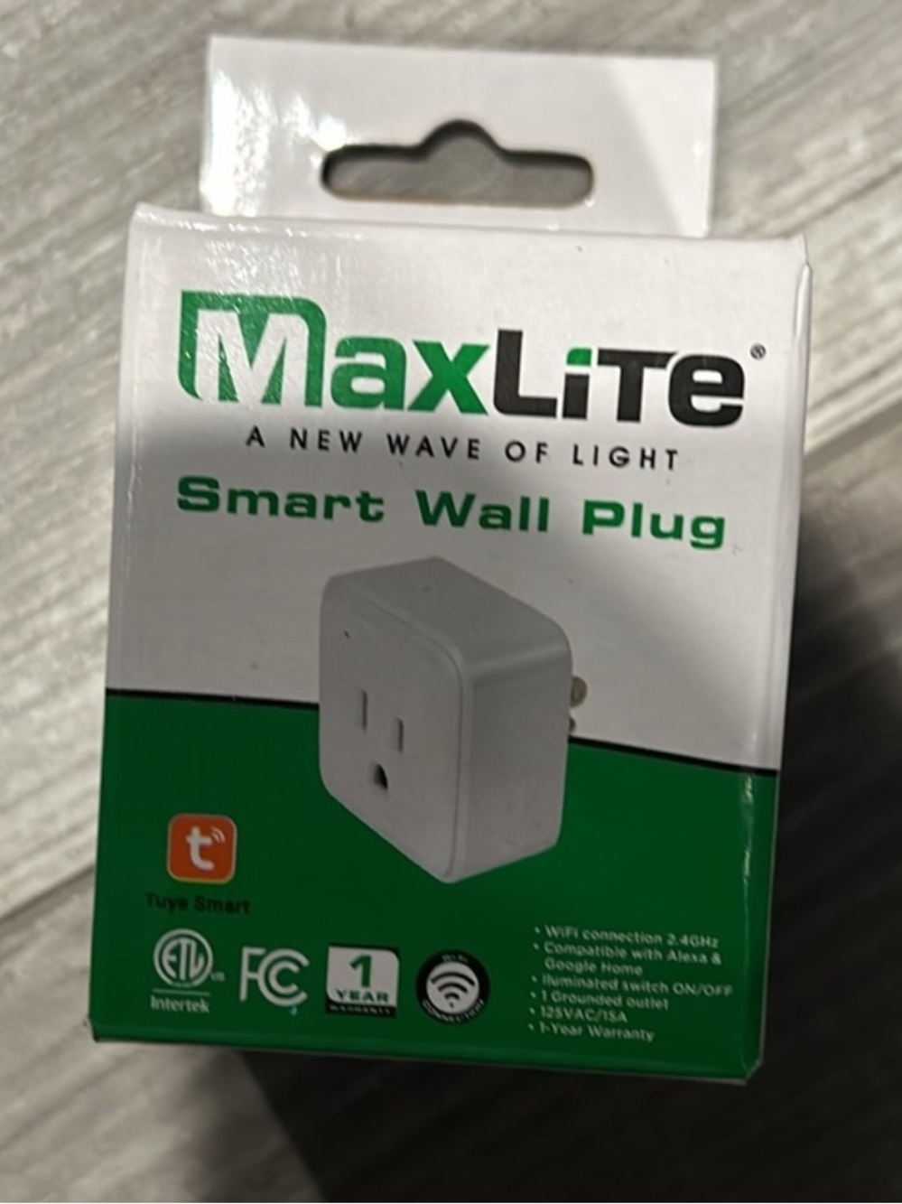 NIB MaxLite Smart Wall Plug WiFi Smart Outlet Home Automation